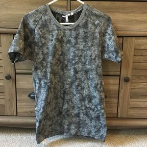 Vera Wang Simply Breathe Workout Tee